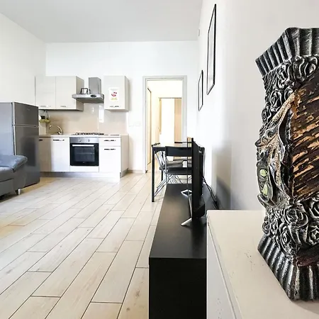 Apartment Along The Canal Smart Flat Naviglio - 4 People Corsico