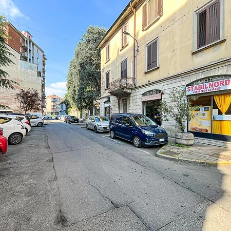 Along The Canal Smart Flat Naviglio - 4 People * Corsico