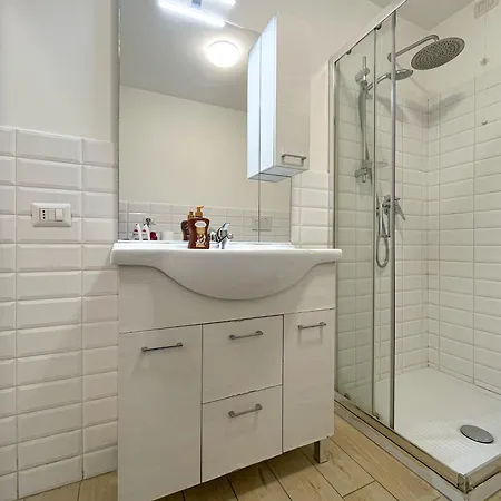 Along The Canal Smart Flat Naviglio - 4 People * Corsico